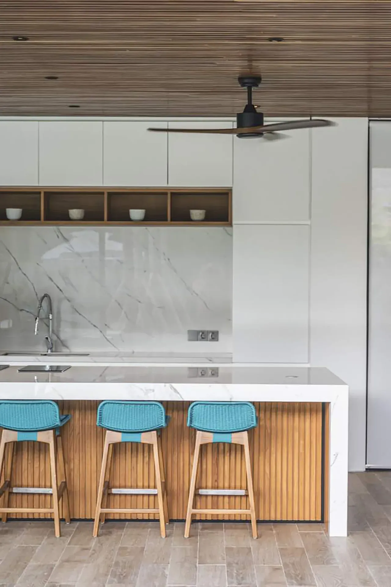 Marble kitchen and bar